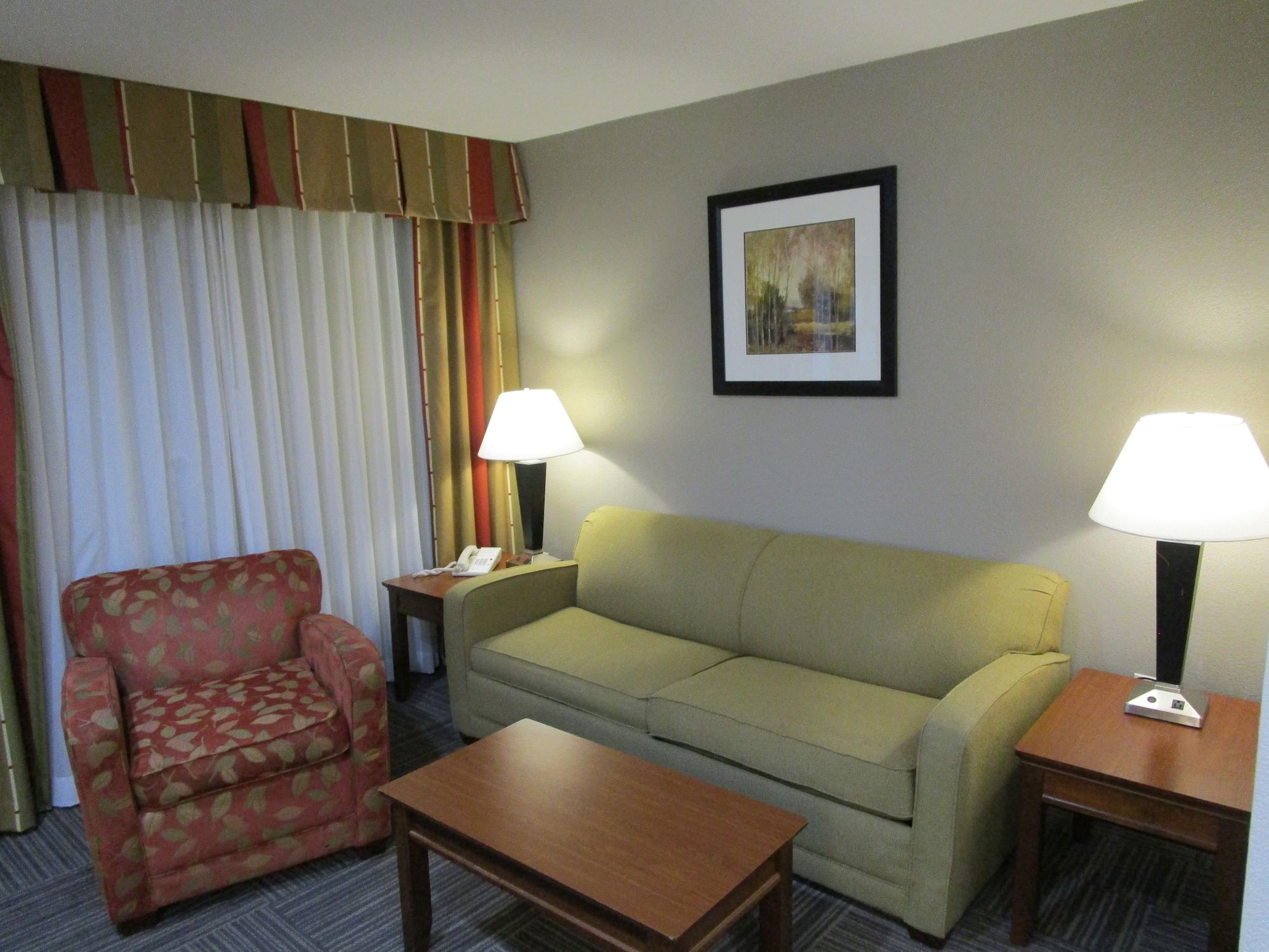 Ramada By Wyndham Platte Kci Airport