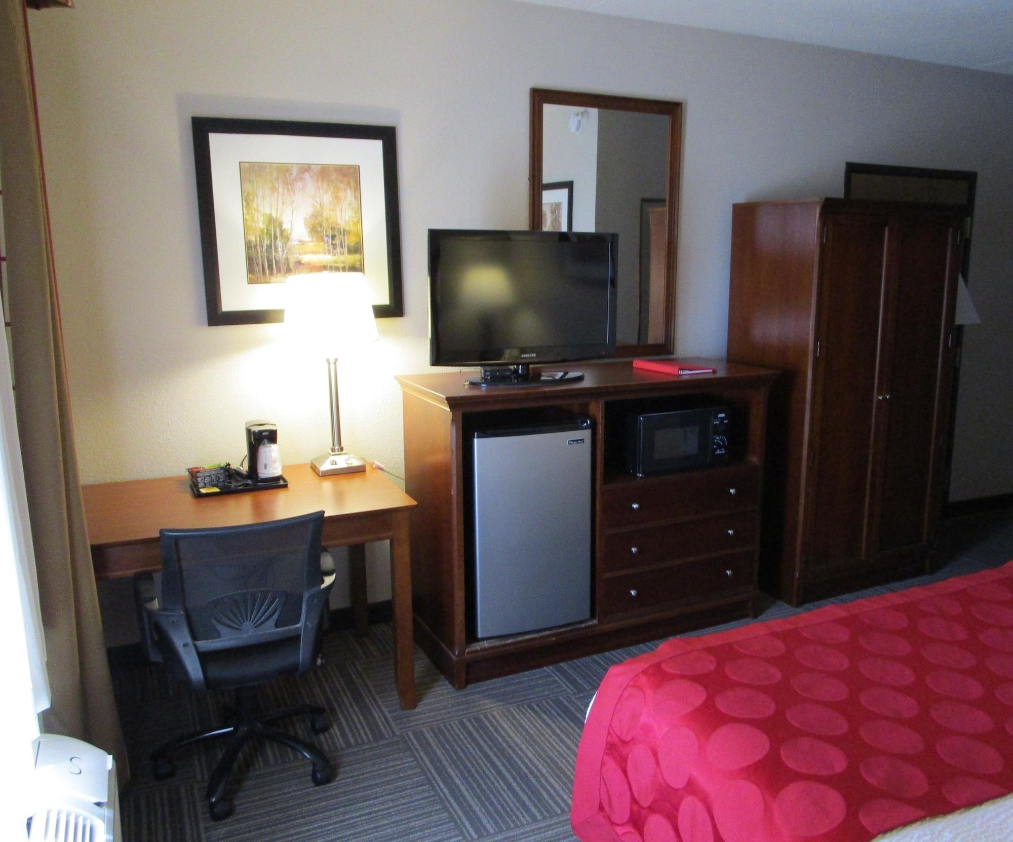Ramada By Wyndham Platte Kci Airport Motel