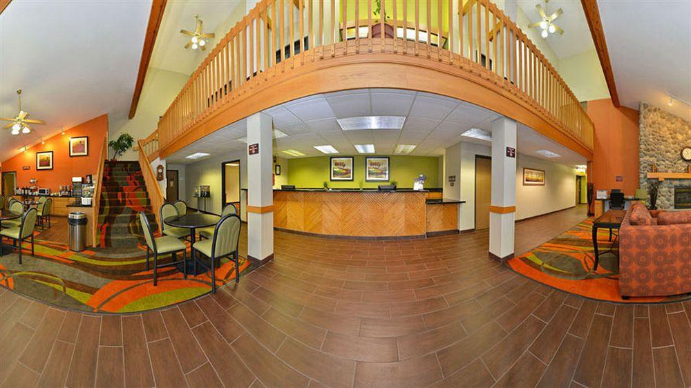 Ramada By Wyndham Platte Kci Airport