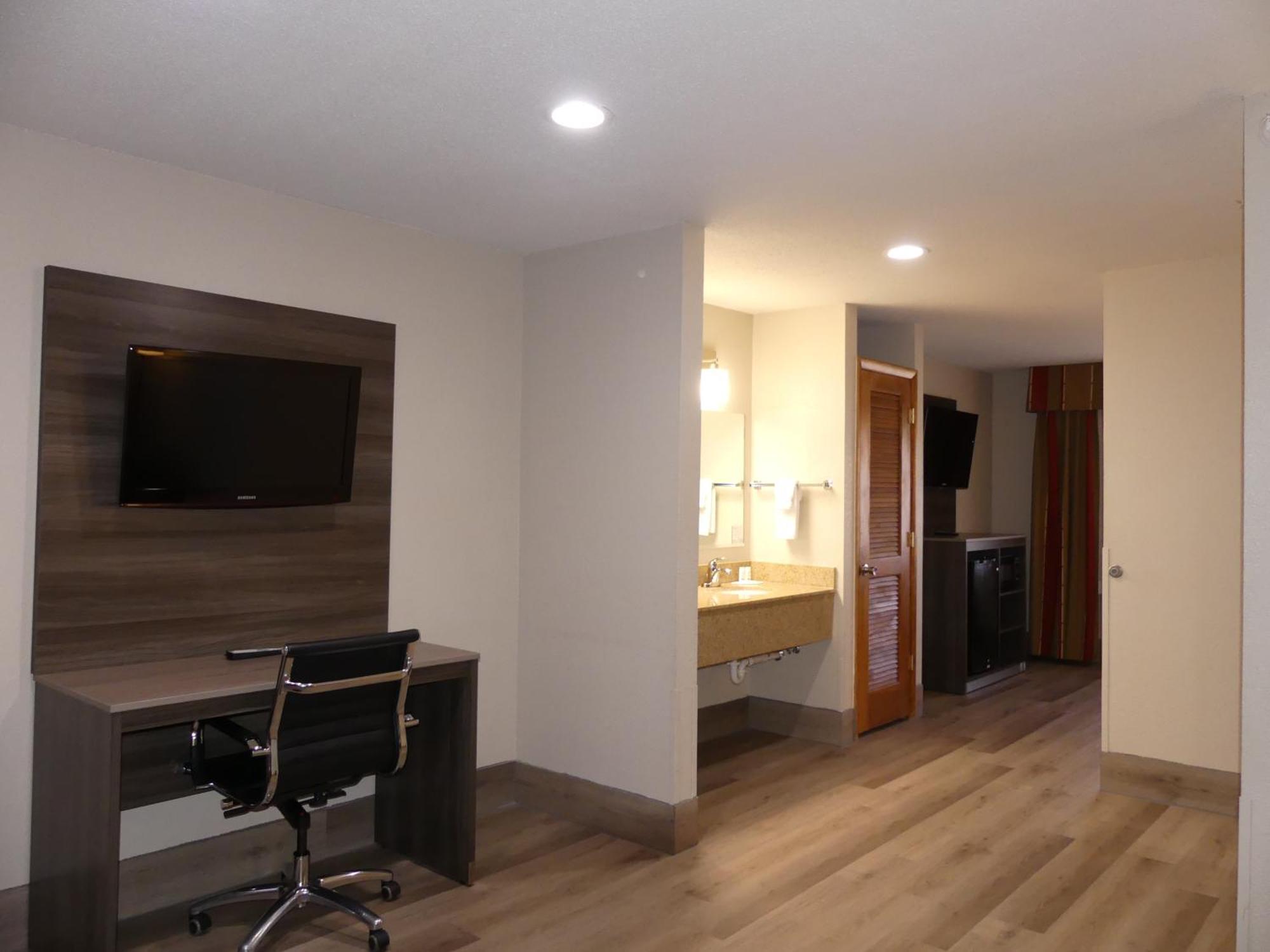 Motel Ramada By Wyndham Platte Kci Airport 2*