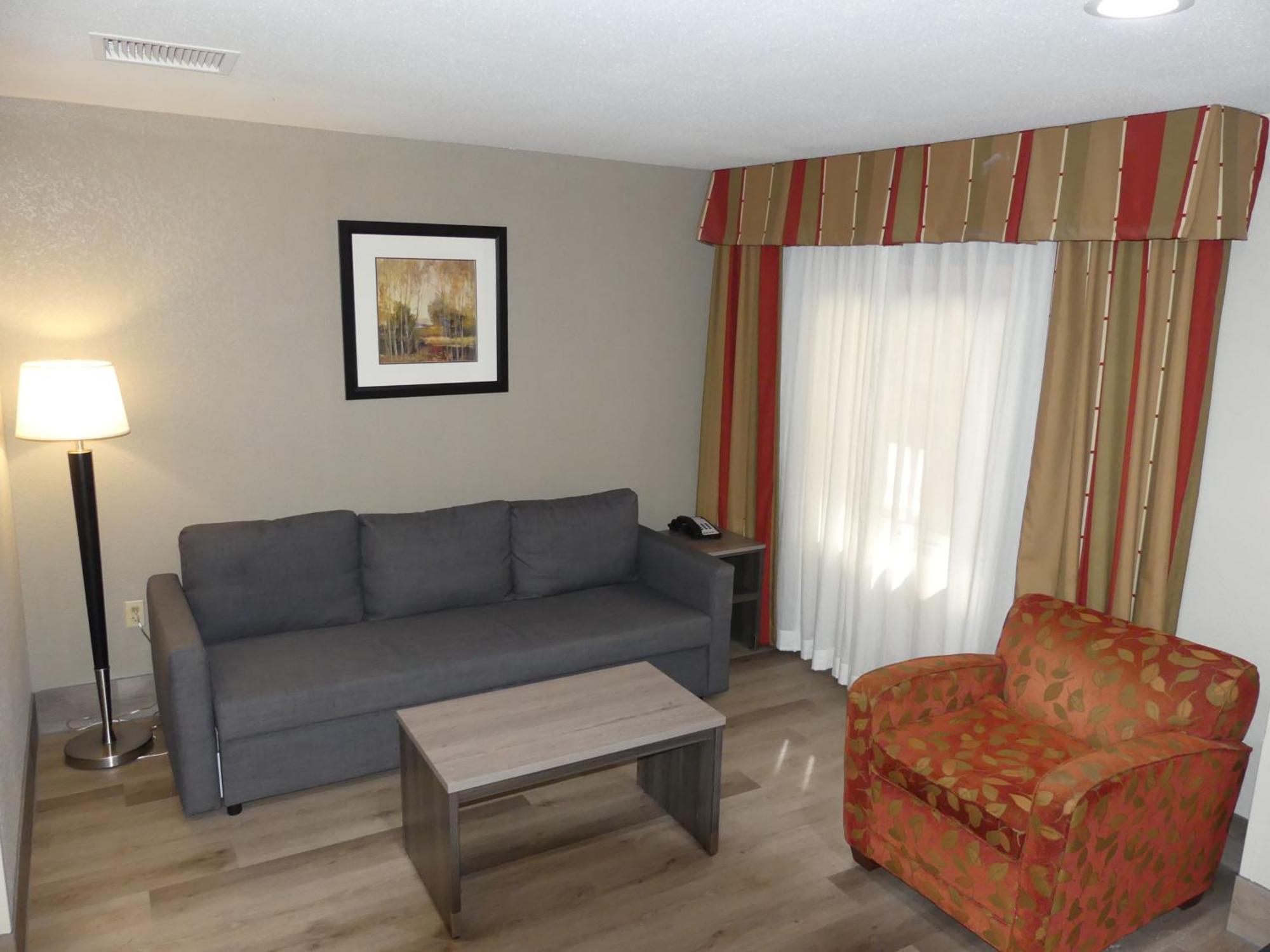 Ramada By Wyndham Platte Kci Airport 2*