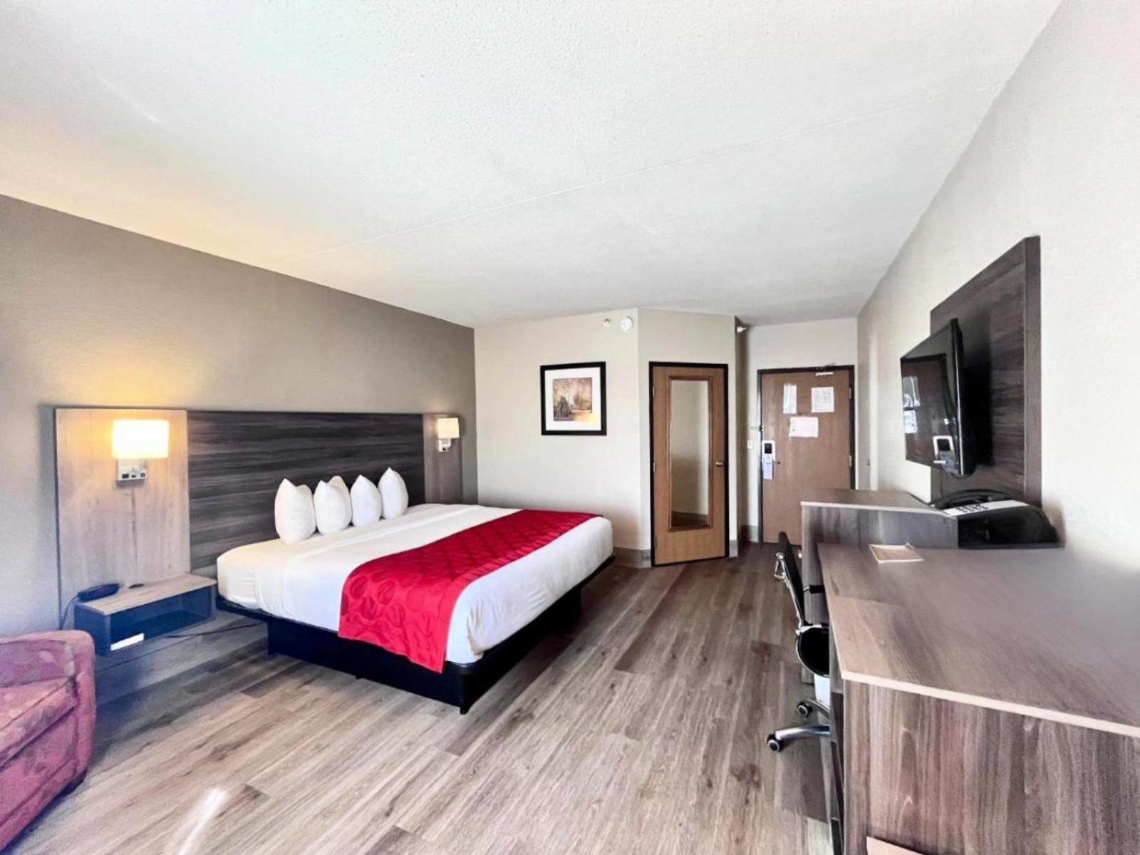 Ramada By Wyndham Platte Kci Airport 2*